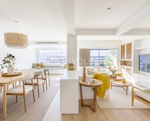 Sala d'estar de Apartament de lloguer en  Madrid Capital amb Aire condicionat, Calefacció i Terrassa