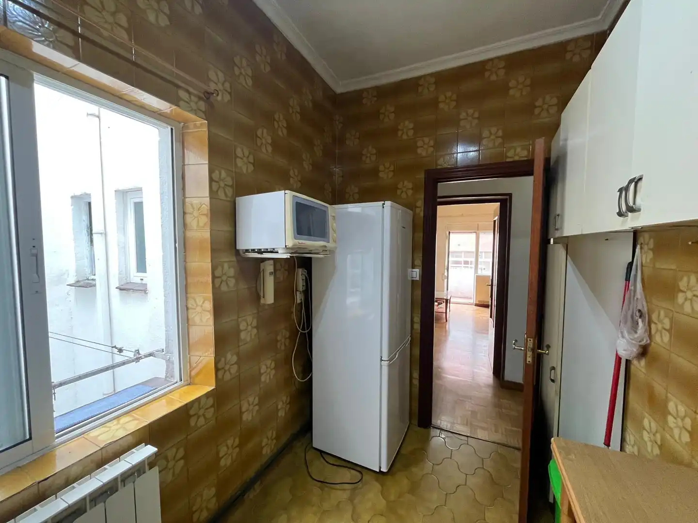 Cocina de Piso de alquiler en Valladolid con Calefacción, Amueblado y Horno