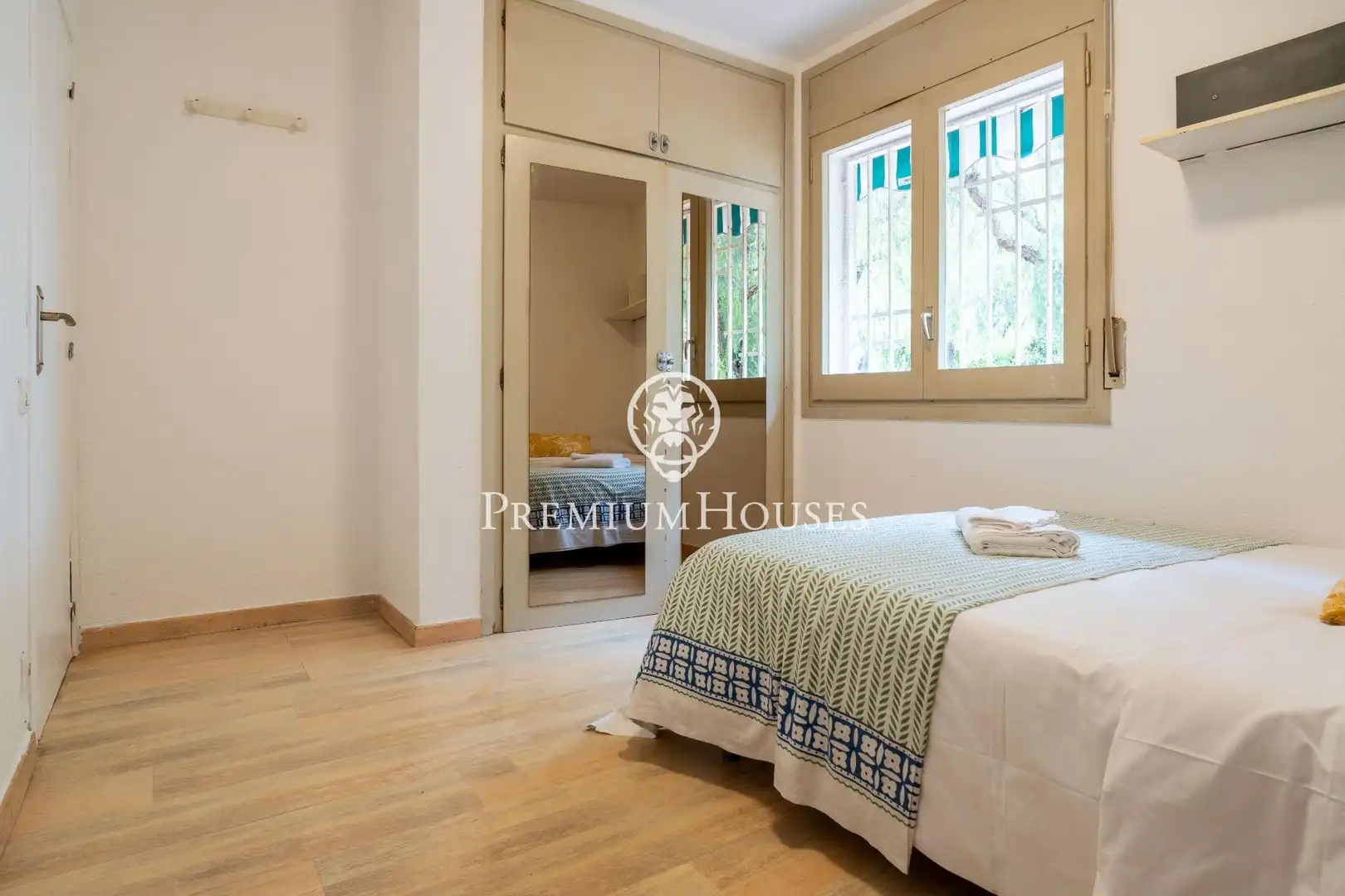 Dormitori de Planta baixa en venda en Vilanova i la Geltrú amb Aire condicionat, Parquet i Traster