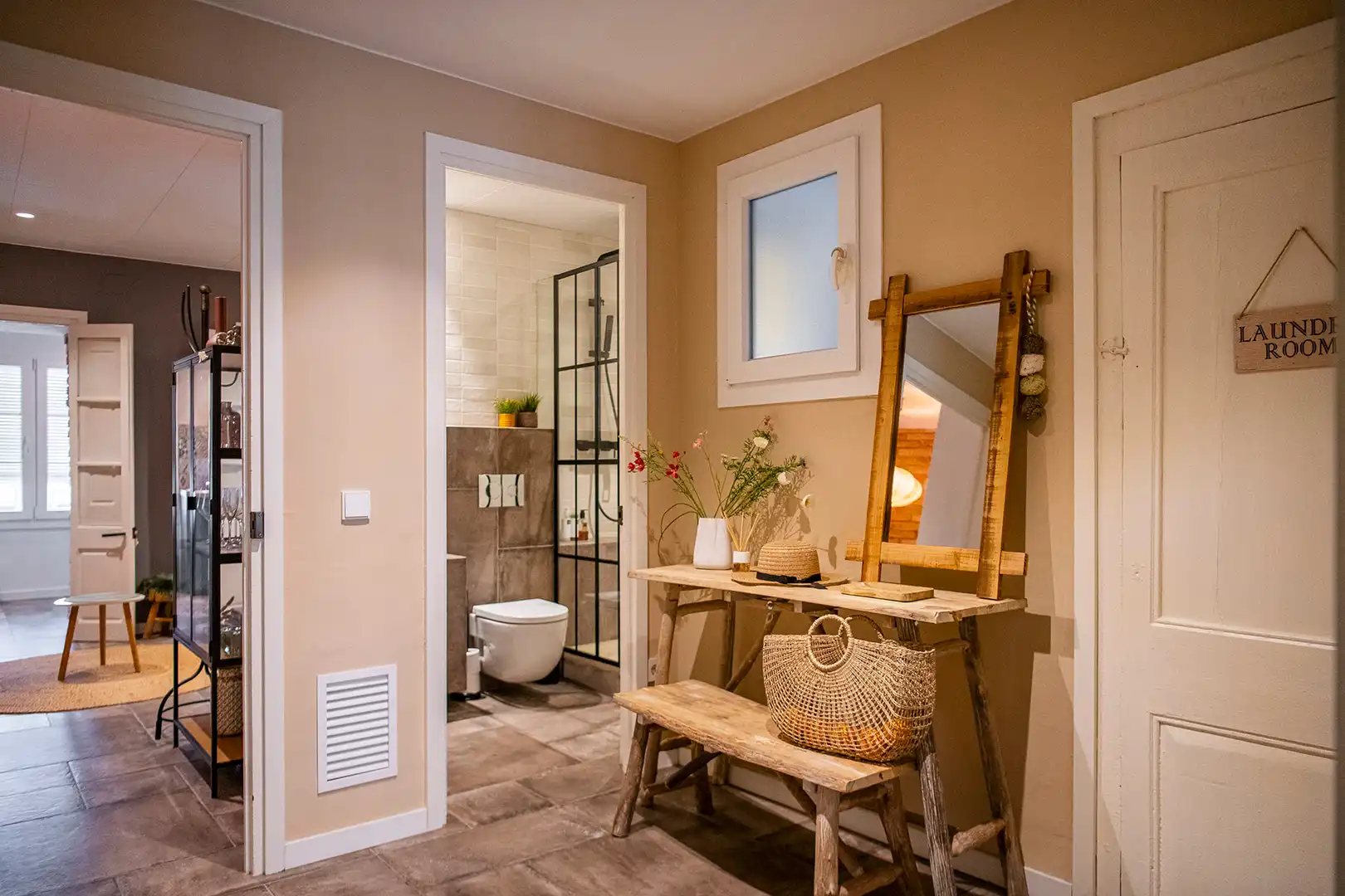 Baño de Piso en venta en Girona con Aire acondicionado, Calefacción y Amueblado