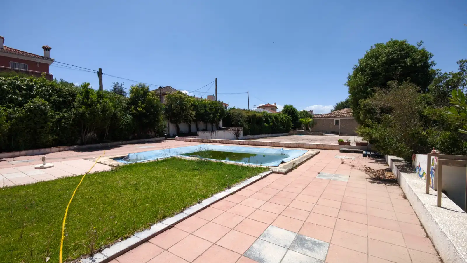 Piscina de Casa o xalet en venda en La Zubia amb Aire condicionat, Jardí privat i Traster