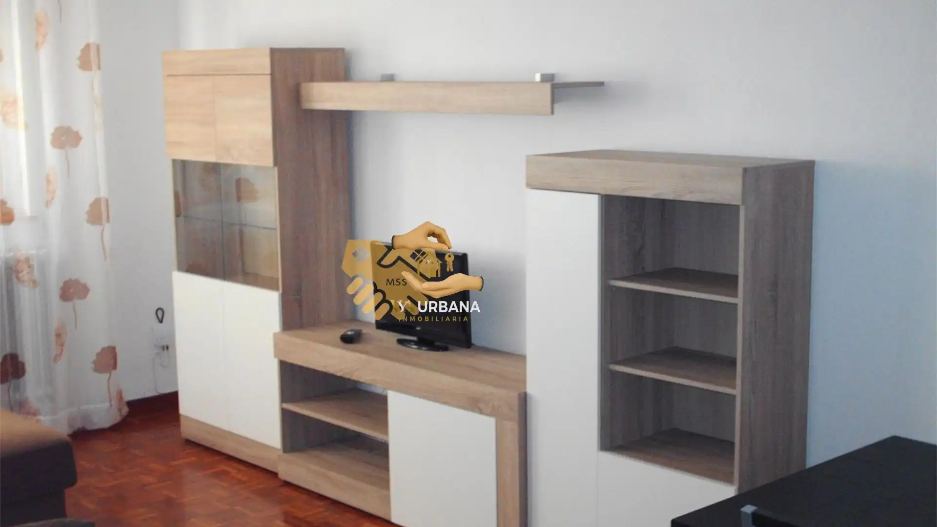 Living room of Flat for sale in Salamanca Capital  with Furnished and Balcony