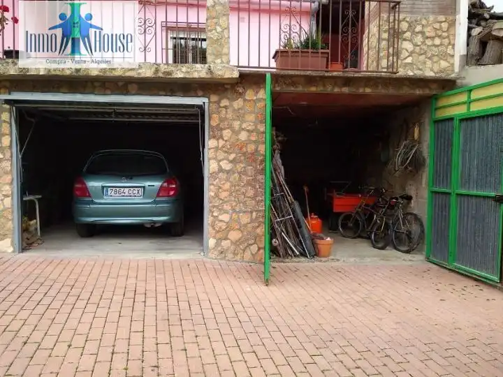 Aparcament de Finca rústica en venda en Jorquera amb Terrassa i Moblat