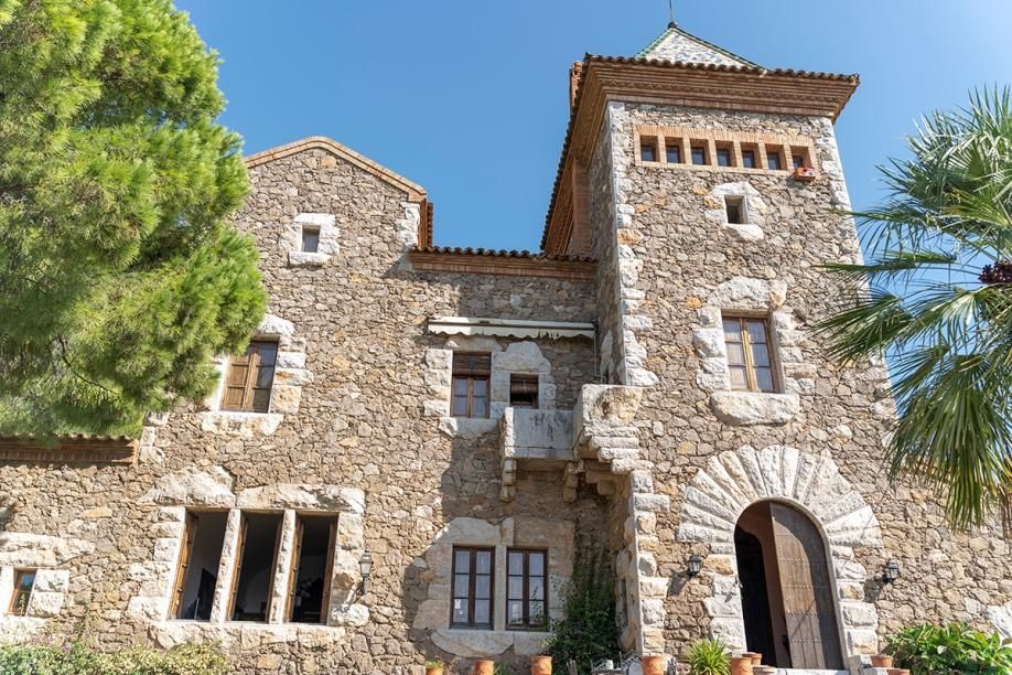 Exterior view of House or chalet for sale in Castelldefels  with Private garden, Terrace and Storage room
