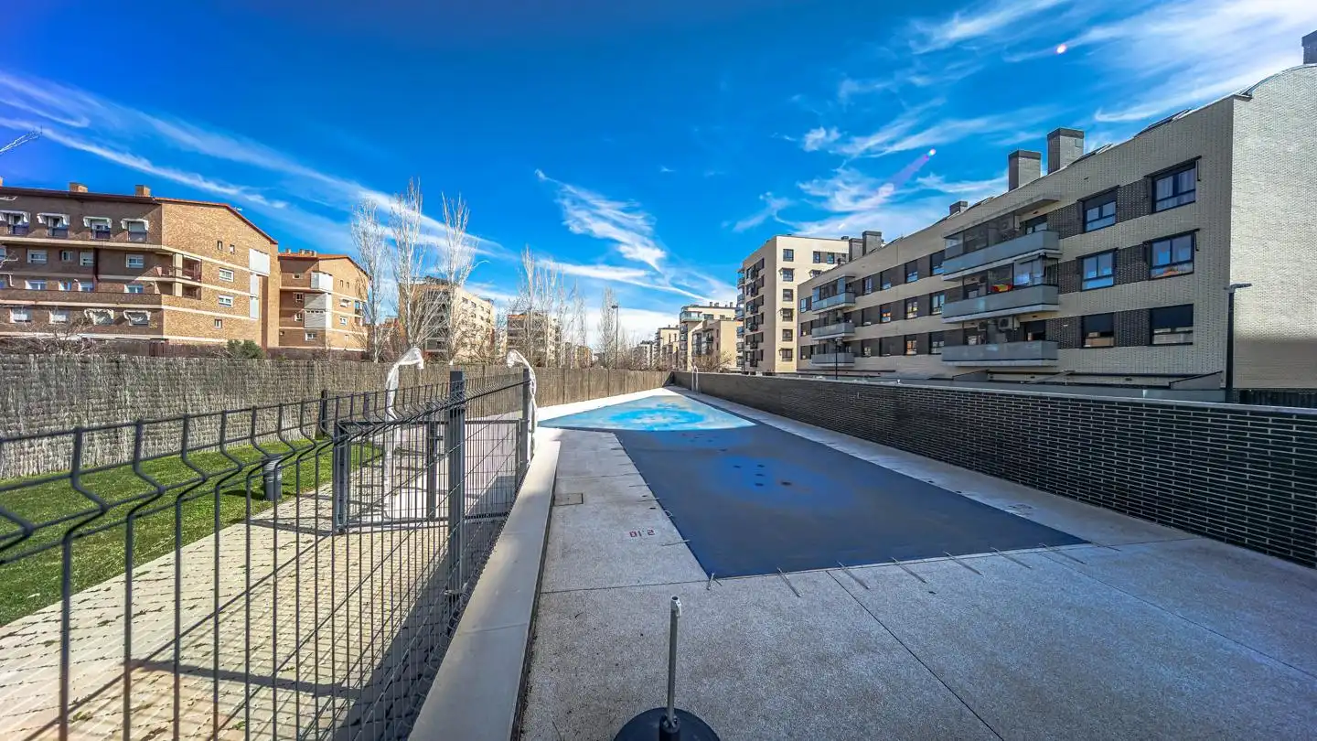 Piscina de Pis en venda en Alcorcón amb Aire condicionat, Calefacció i Traster