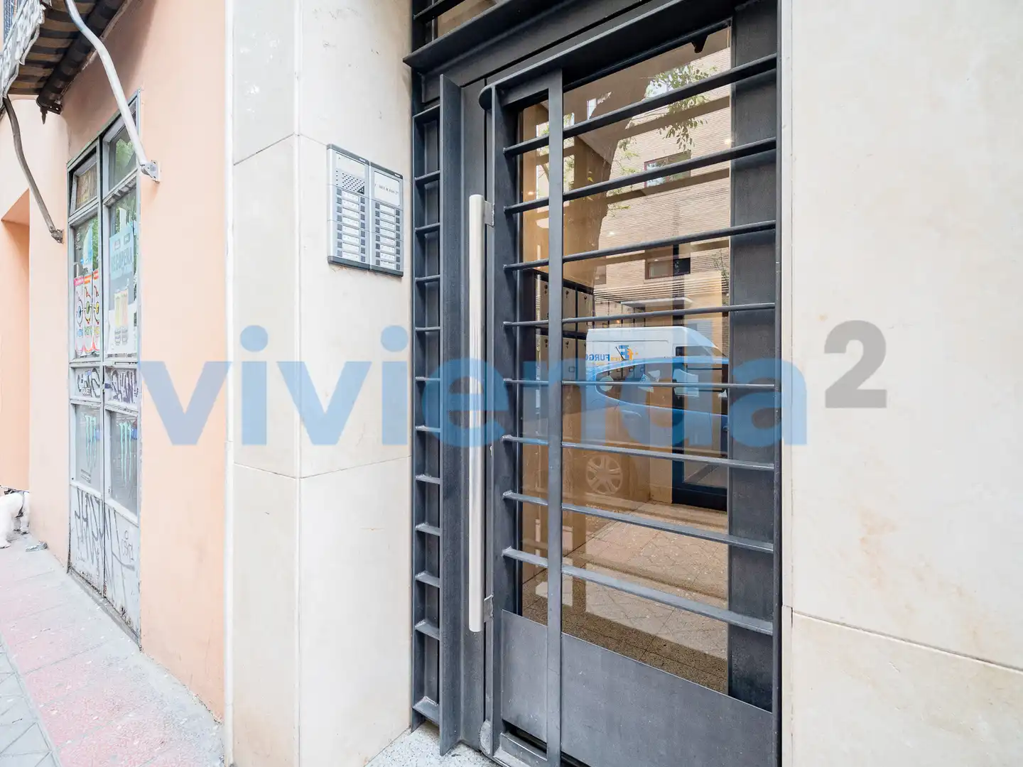 Flat for sale in Madrid  with Air Conditioner, Heating and Storage room