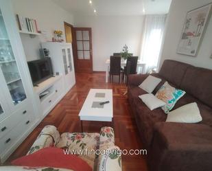 Living room of Flat for sale in Vigo   with Heating and Parquet flooring