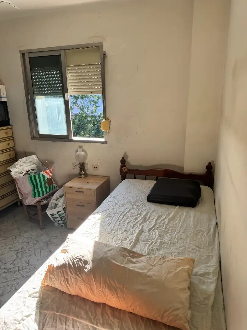 Habitación de Piso en venta en Sevilla con Terraza, Lavadora y Balcón
