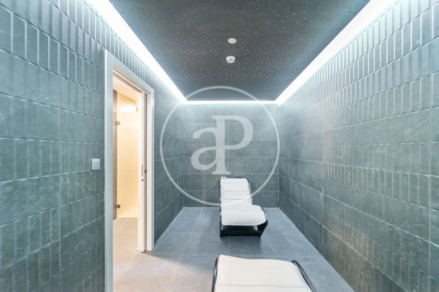 Baño de Piso en venta en Benidorm con Aire acondicionado, Calefacción y Jardín privado