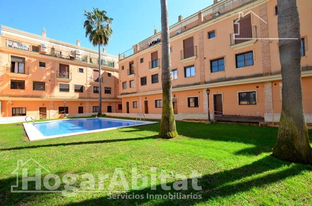 Casa adosada en Venta en Calle Sueca en Favara