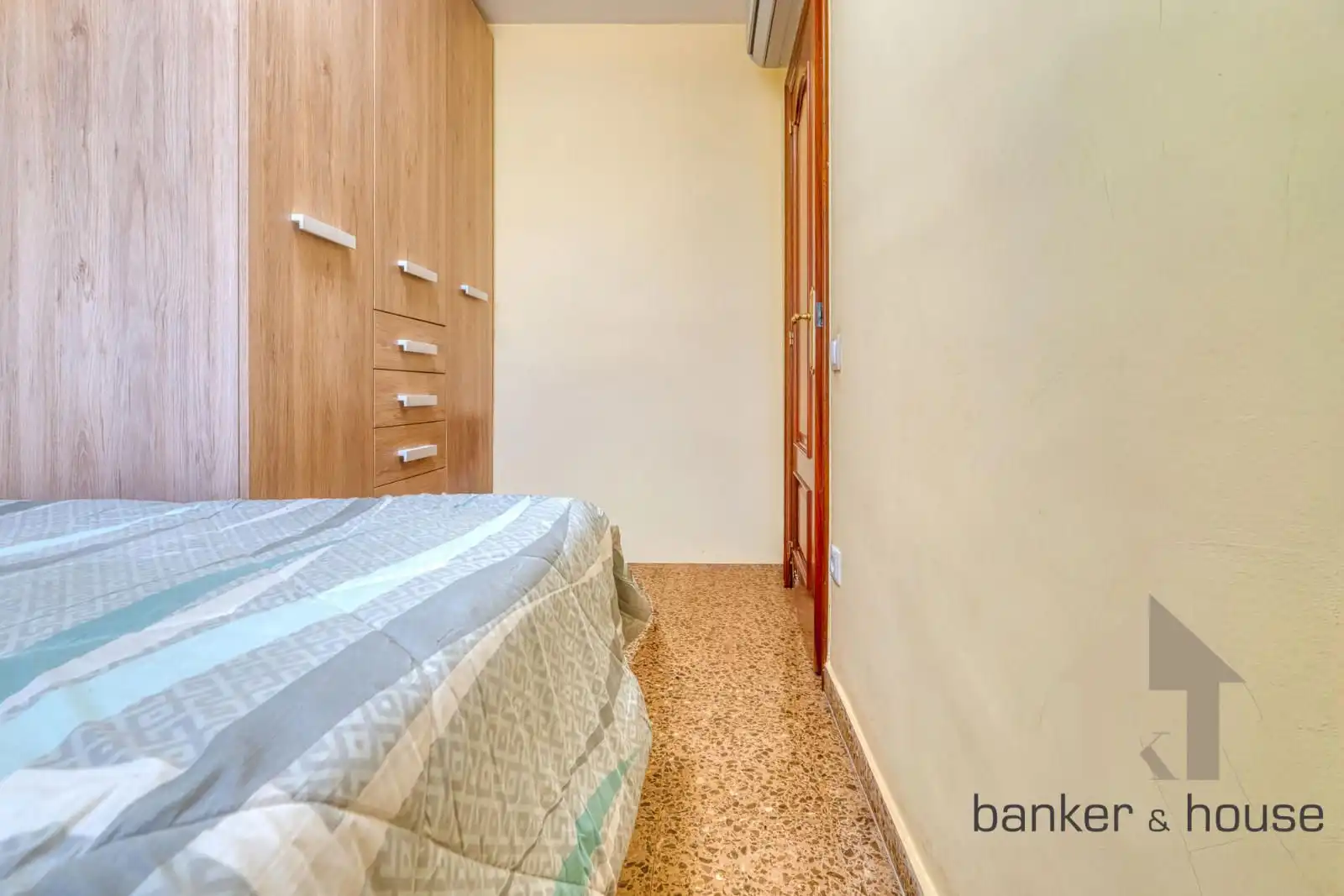 Dormitori de Pis en venda en Cerdanyola del Vallès amb Aire condicionat, Calefacció i Parquet