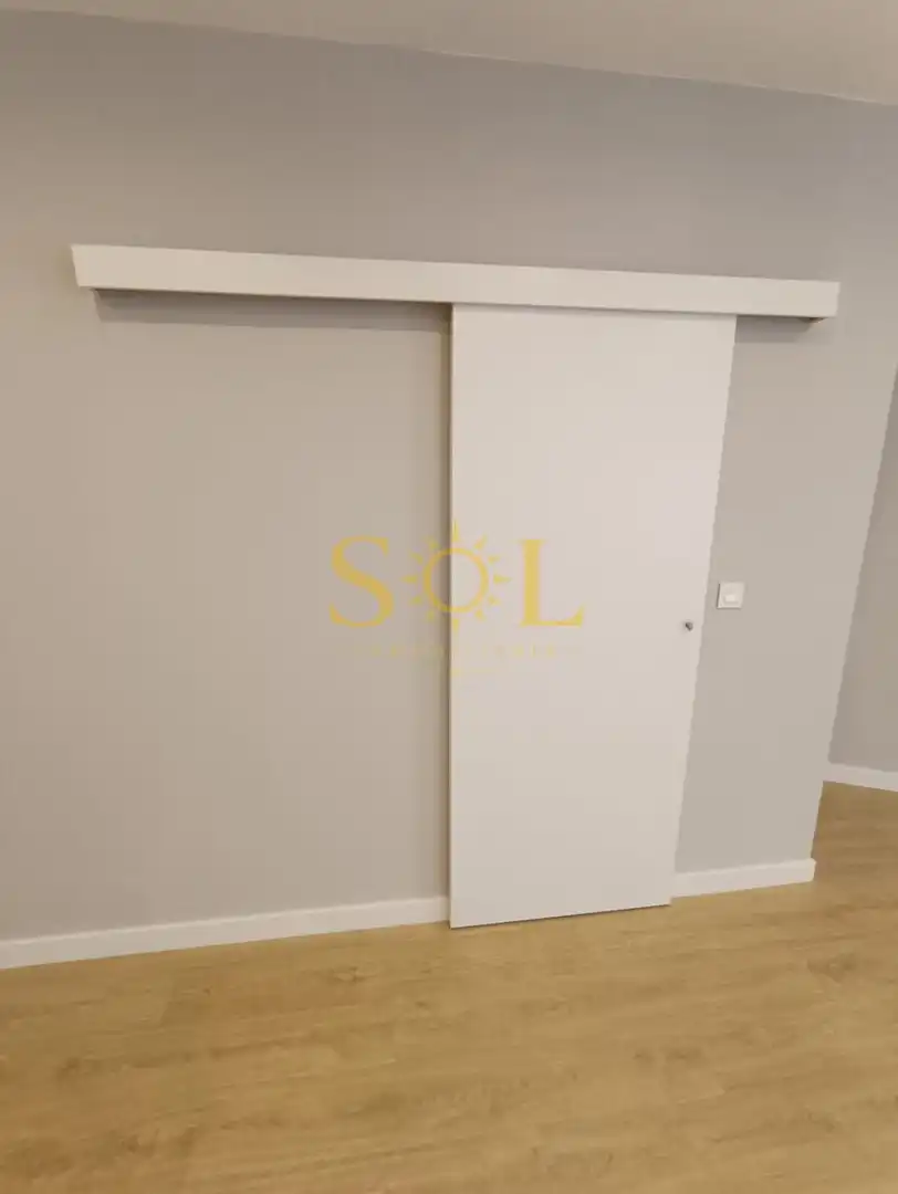 Dormitori de Pis de lloguer en León Capital  amb Calefacció i Parquet