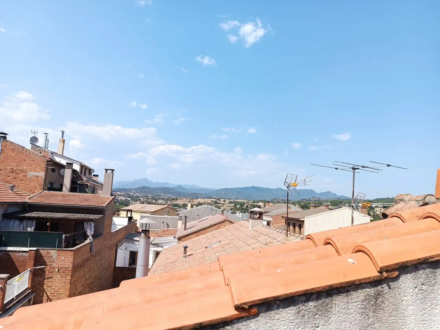 Vista exterior de Casa adosada en venda en Gironella amb Calefacció, Terrassa i Forn