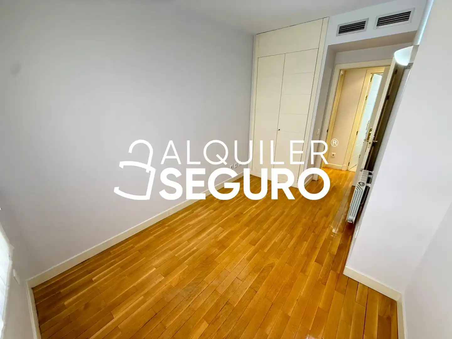 Habitación de Piso de alquiler en Madrid con Aire acondicionado, Calefacción y Piscina