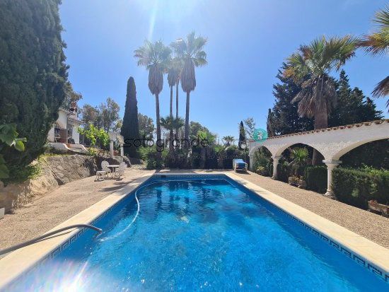 Vista exterior de Finca rústica en venda en Sotogrande amb Calefacció, Jardí privat i Piscina