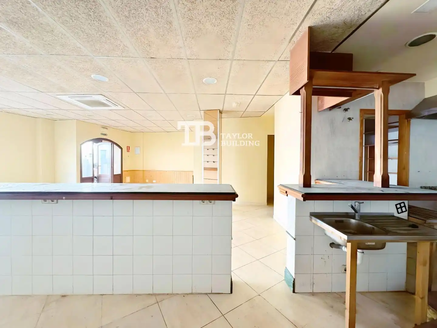 Local en venda en Andratx amb Aire condicionat, Parquet i Alarma