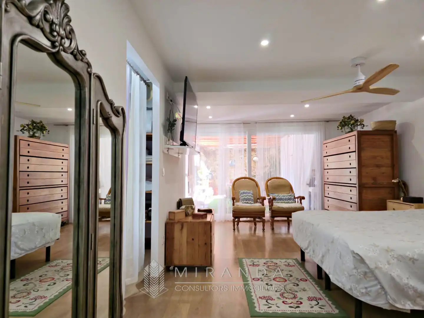 Habitación de Casa adosada de alquiler con opción a compra en Breda con Aire acondicionado, Calefacción y Parquet