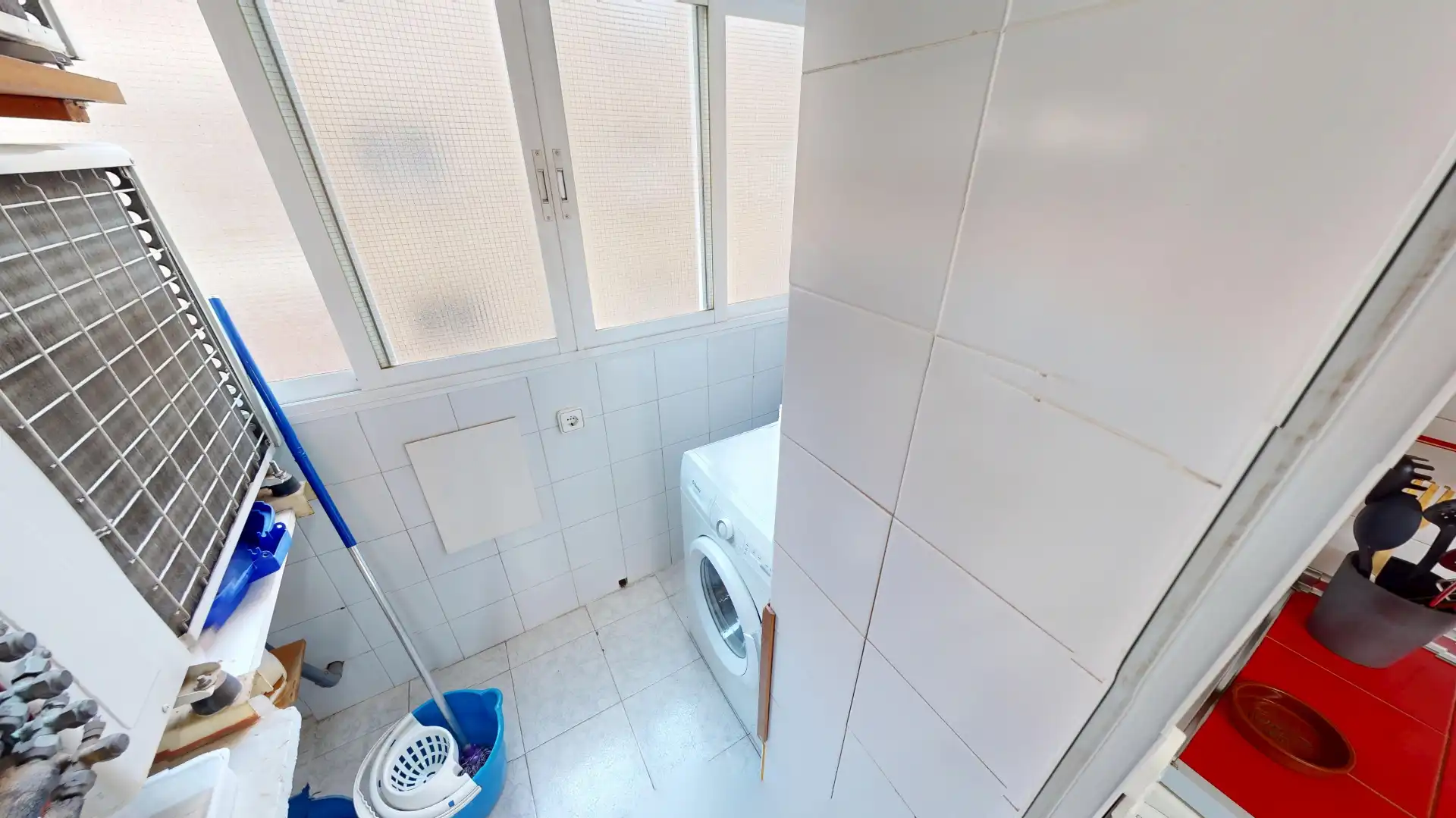 Badezimmer von Wohnung zum Verkauf in Alicante / Alacant mit Klimaanlage und Balkon