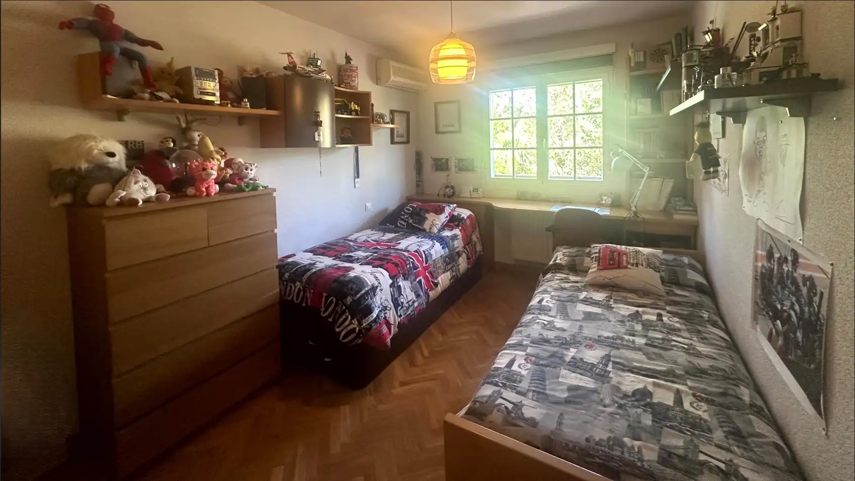 Schlafzimmer von Einfamilien-Reihenhaus zum Verkauf in Algete mit Klimaanlage, Heizung und Privatgarten