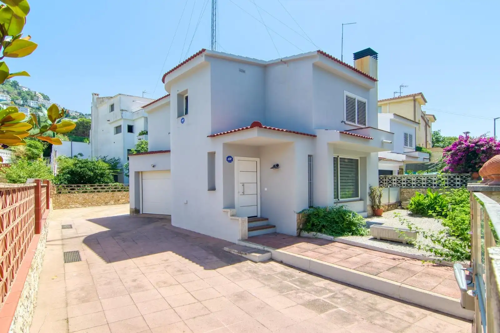 Casa con terrazza in vendita a Carrer DE LA BARCA 16