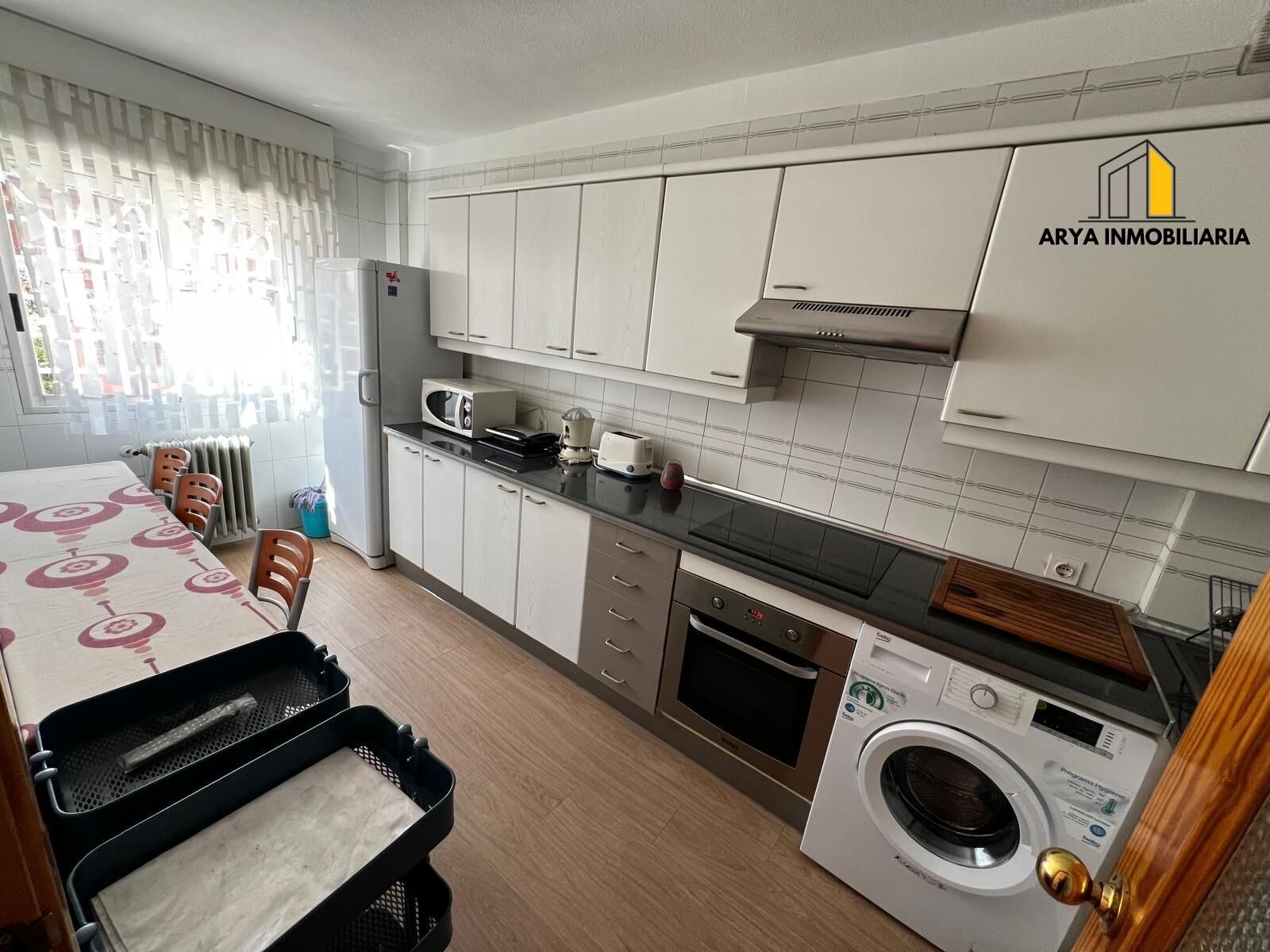 Cuina de Casa o xalet en venda en Mejorada del Campo amb Aire condicionat, Calefacció i Jardí privat