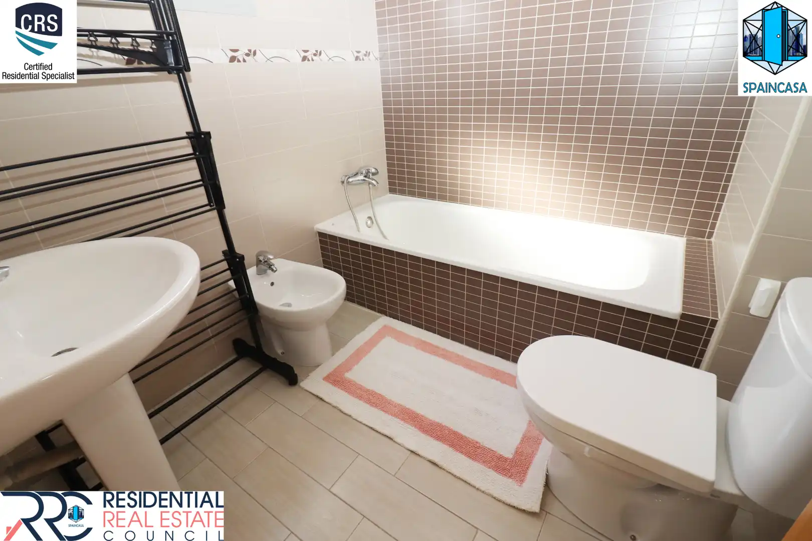 Bathroom of Flat for sale in Gibraleón  with Air Conditioner, Heating and Storage room