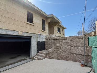 Chalet con jardín en venta en Travesia de Novas