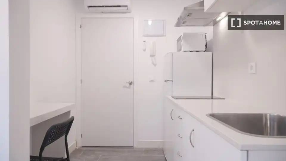 Küche von Wohnung zur Miete in Madrid mit Klimaanlage, Heizung und Möbliert