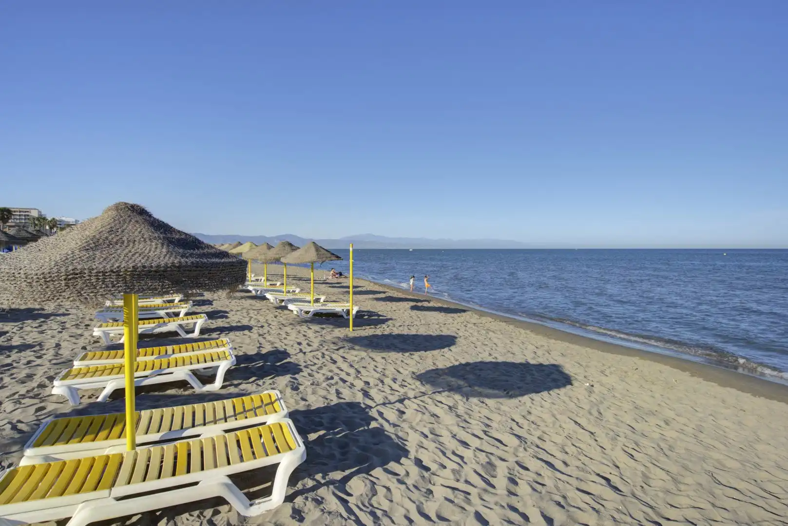 Piso en venta en Torremolinos con Aire acondicionado, Terraza y Piscina