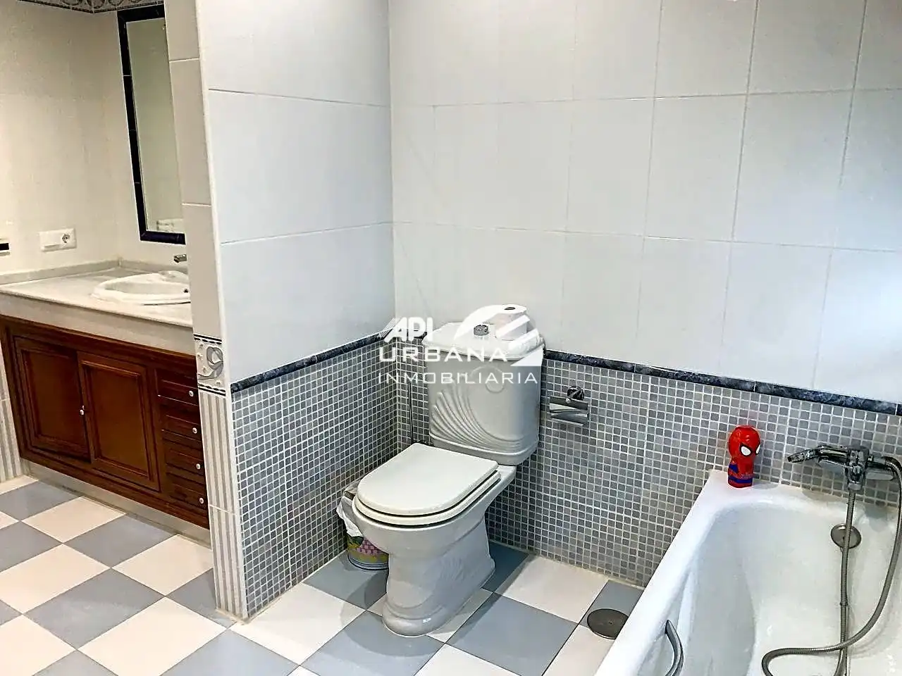 Baño de Casa o chalet en venta en Lucena con Aire acondicionado, Jardín privado y Terraza