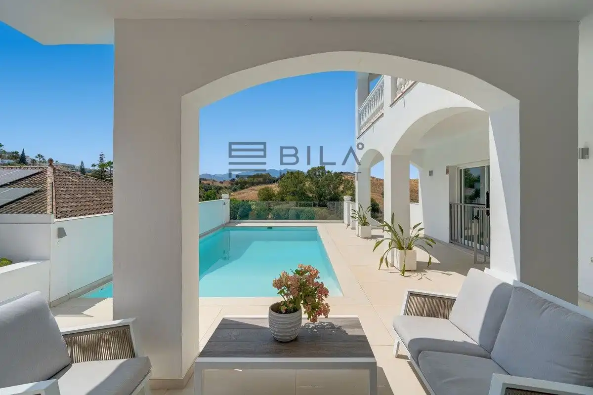Villa avec piscine à vendre à Cerros del Aguila, imagen 4