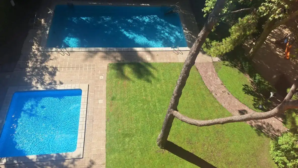 Piscina de Apartamento para compartir en Madrid con Aire acondicionado, Calefacción y Amueblado