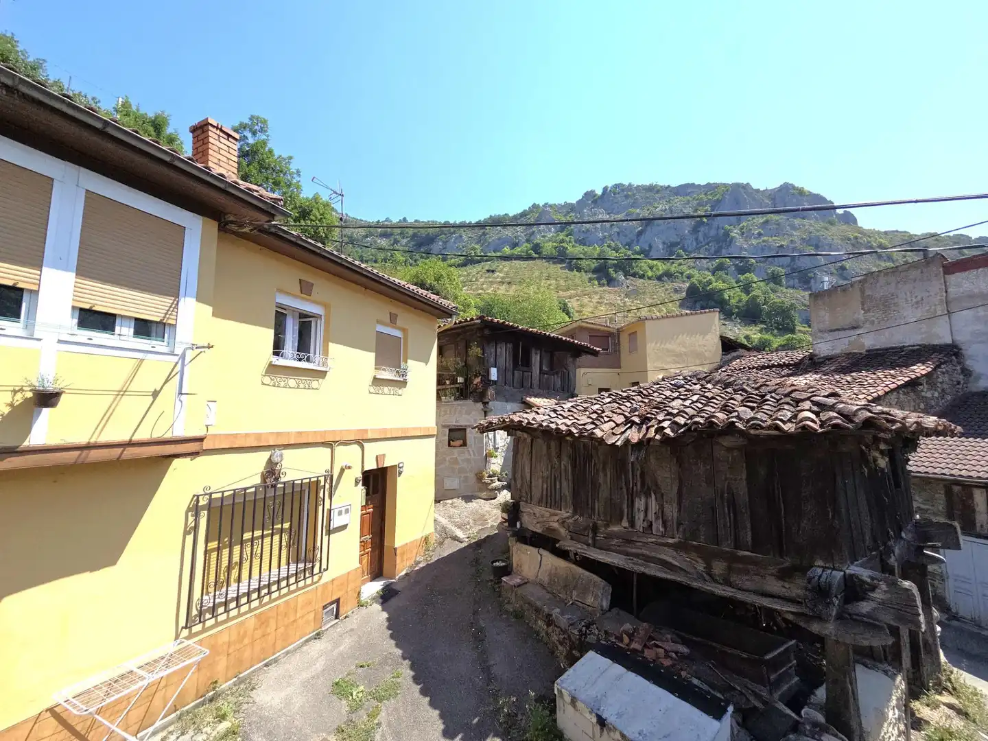 Vista exterior de Ático en venta en Aller con Terraza, Amueblado y Balcón