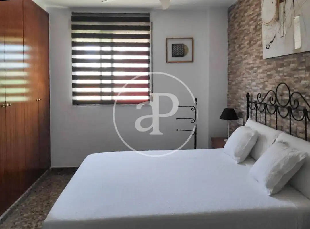 Habitación de Piso en venta en Castellón de la Plana / Castelló de la Plana con Calefacción, Jardín privado y Trastero