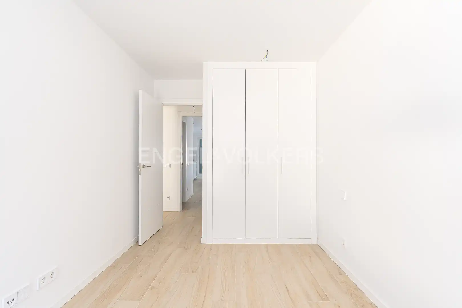 Schlafzimmer von Wohnung zur Miete in La Moraleja mit Klimaanlage, Heizung und Privatgarten