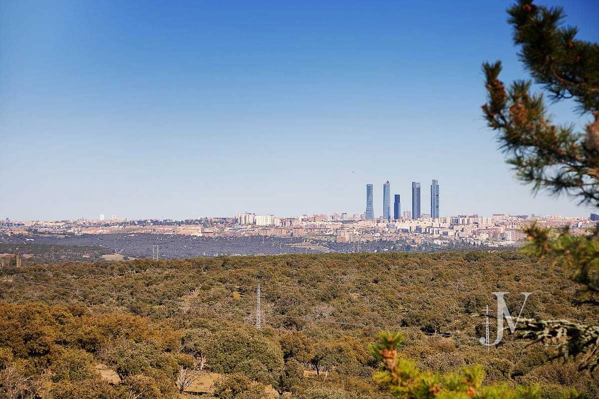 Vista exterior de Casa o xalet en venda en  Madrid Capital amb Aire condicionat, Calefacció i Jardí privat