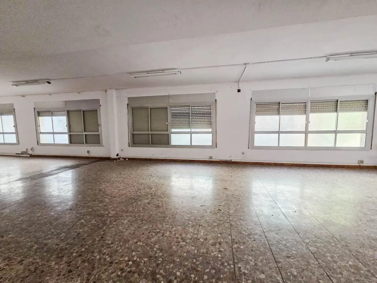 Local commercial à louer à Centre - Eixample – Can Llobet, imagen 4