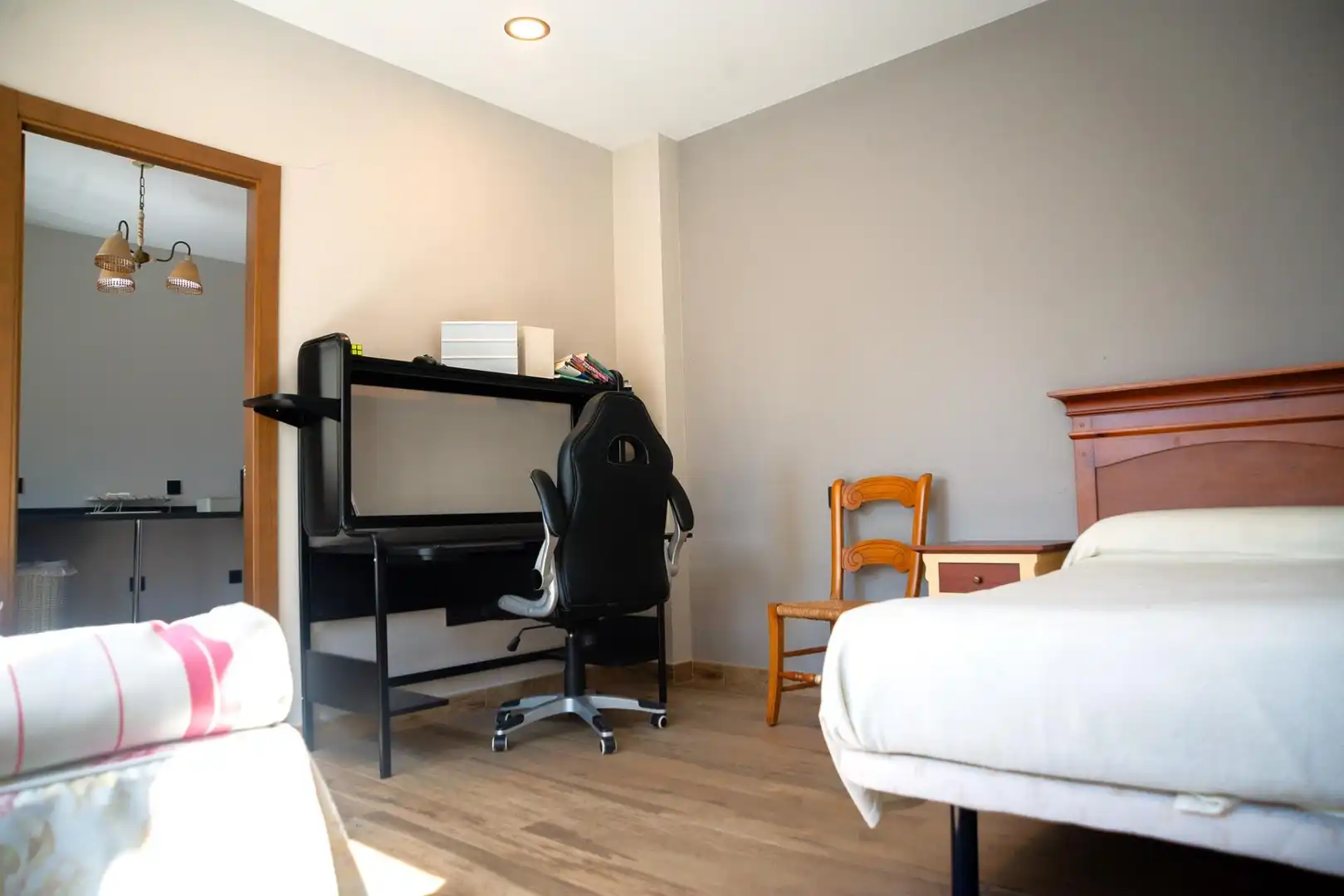 Habitación de Casa adosada en venta en Camas con Terraza y Trastero