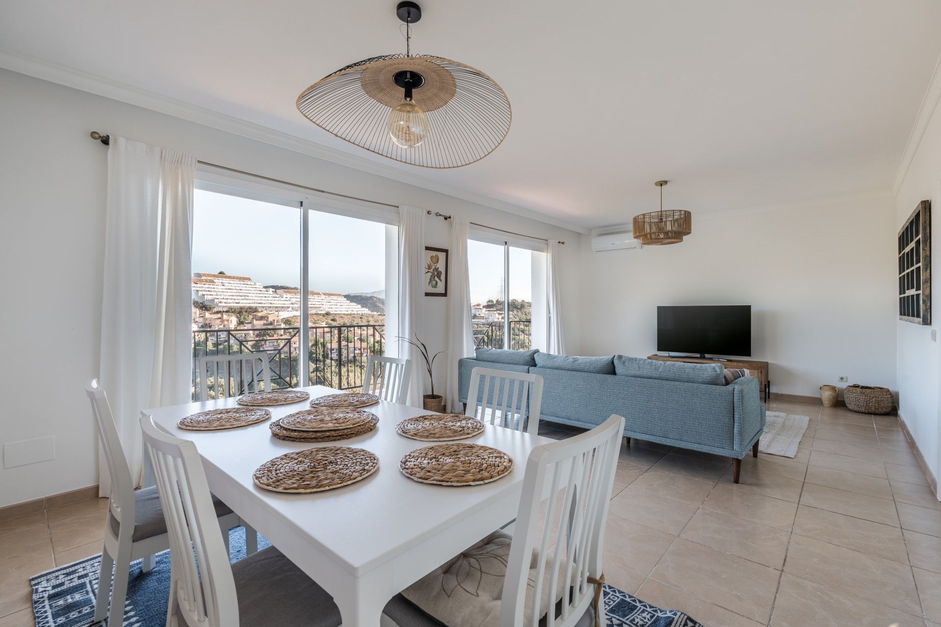 Menjador de Casa o xalet en venda en Estepona amb Aire condicionat, Jardí privat i Terrassa