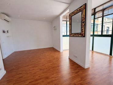 Flat with lift for sale in Carrer de Rocafort