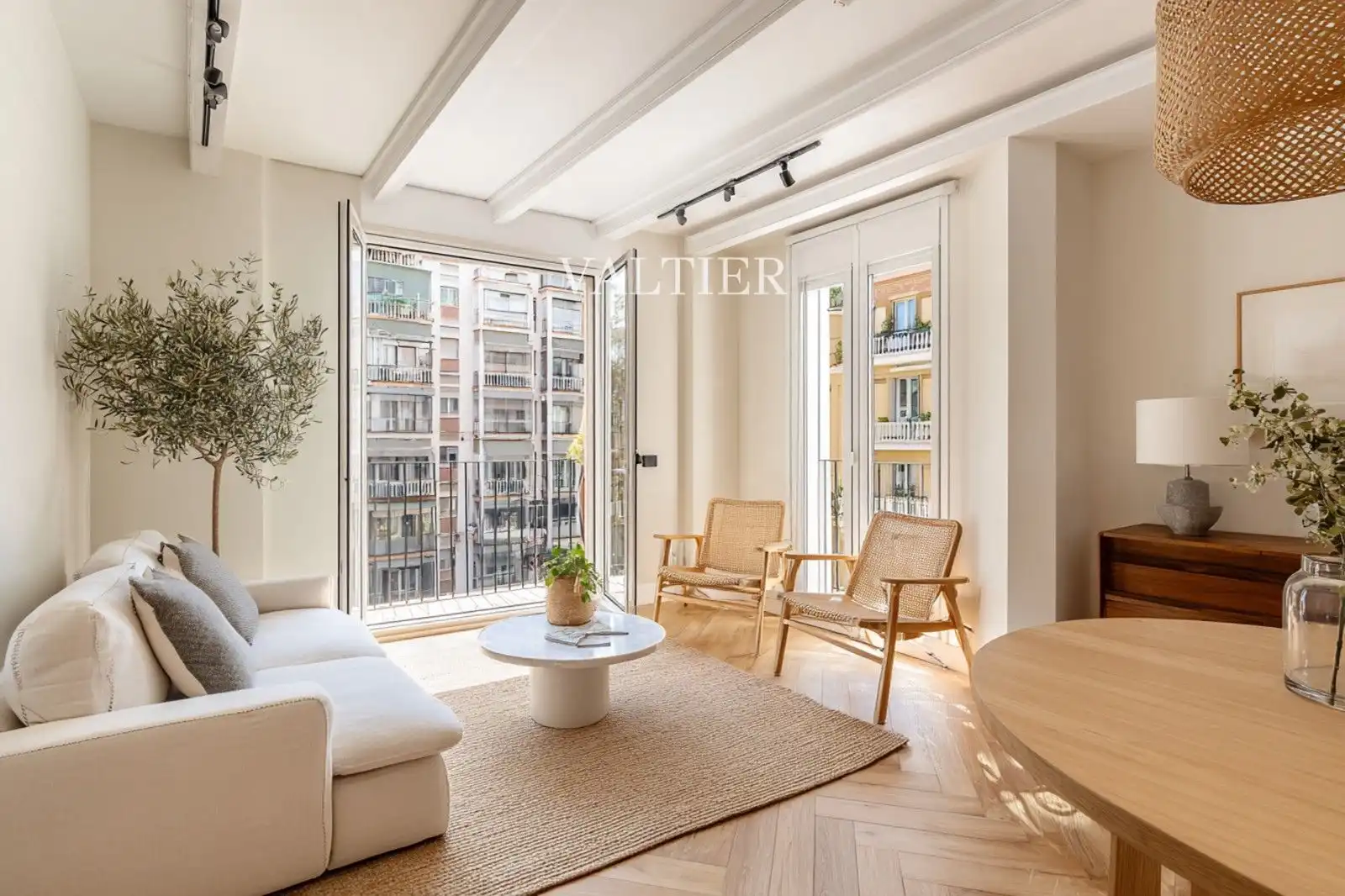 Piso con ascensor en venta en García de Paredes, imagen 2