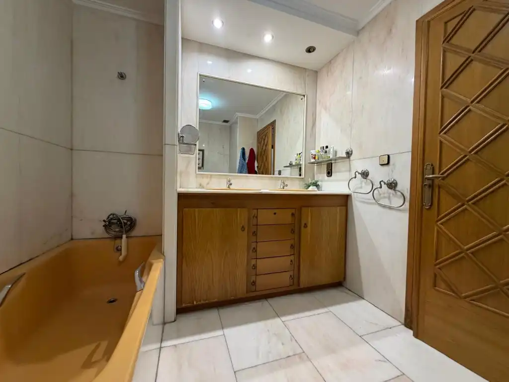Badezimmer von Dachboden zum Verkauf in Segorbe