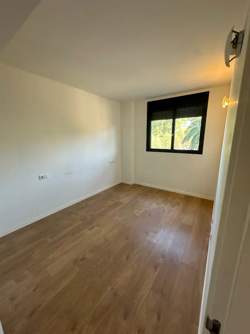 Bedroom of Flat for rent in L'Hospitalet de Llobregat  with Air Conditioner, Parquet flooring and Oven