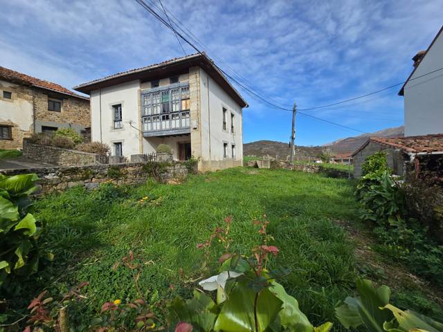 Casa-chalet en Venta en Cabrales