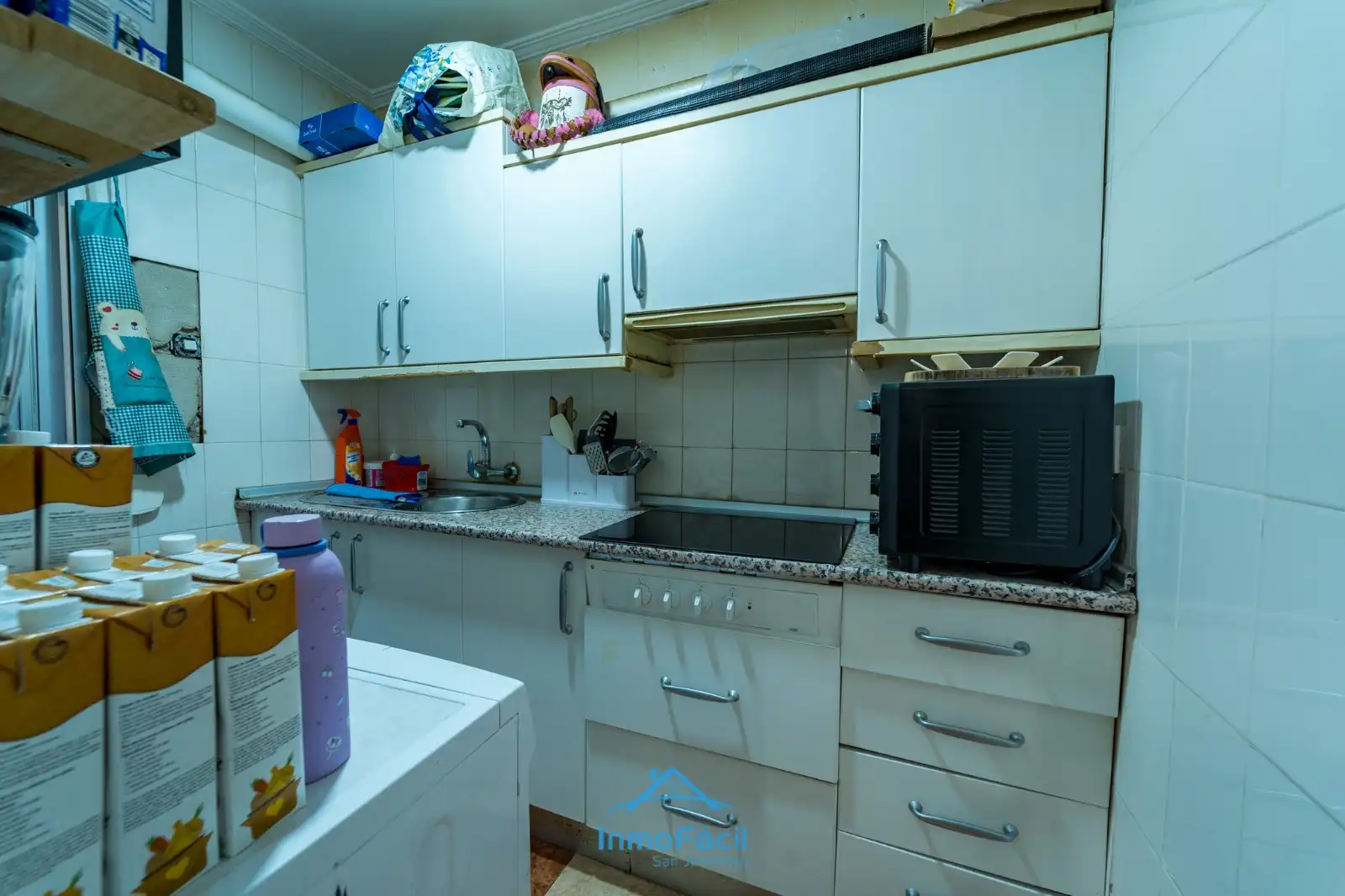 Kitchen of Flat for sale in Sevilla  with Air Conditioner and Furnished