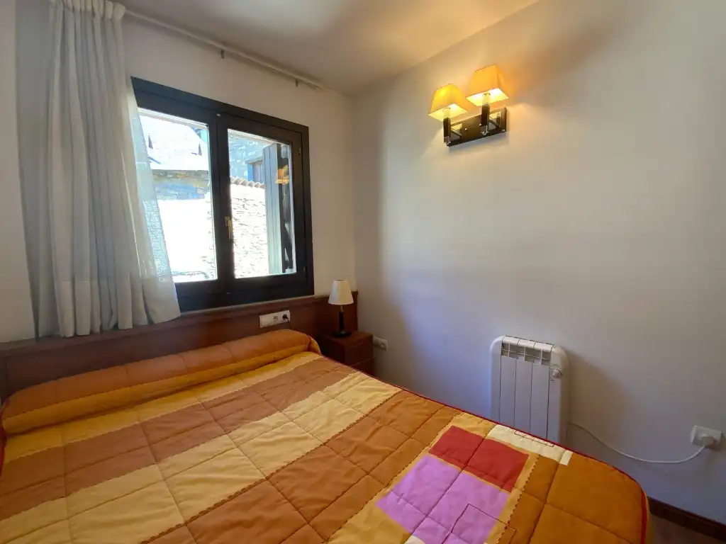 Habitación de Apartamento en venta en Sahún con Balcón