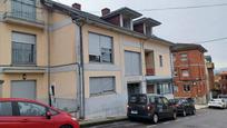 Vista exterior de Casa o xalet en venda en Noreña amb Calefacció, Parquet i Terrassa