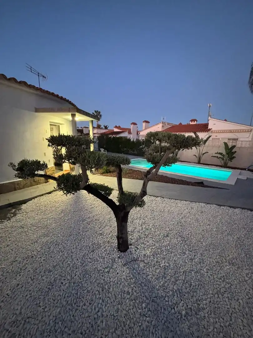 Piscina de Casa o xalet de lloguer en Dénia amb Aire condicionat, Calefacció i Jardí privat