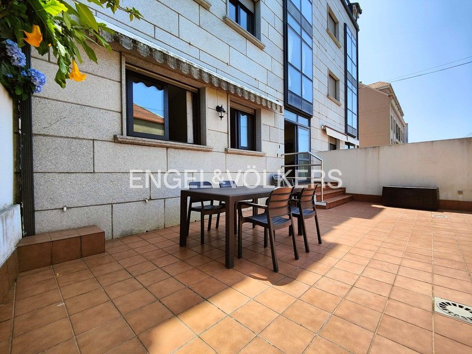 Terrassa de Apartament en venda en Cangas  amb Calefacció, Parquet i Terrassa