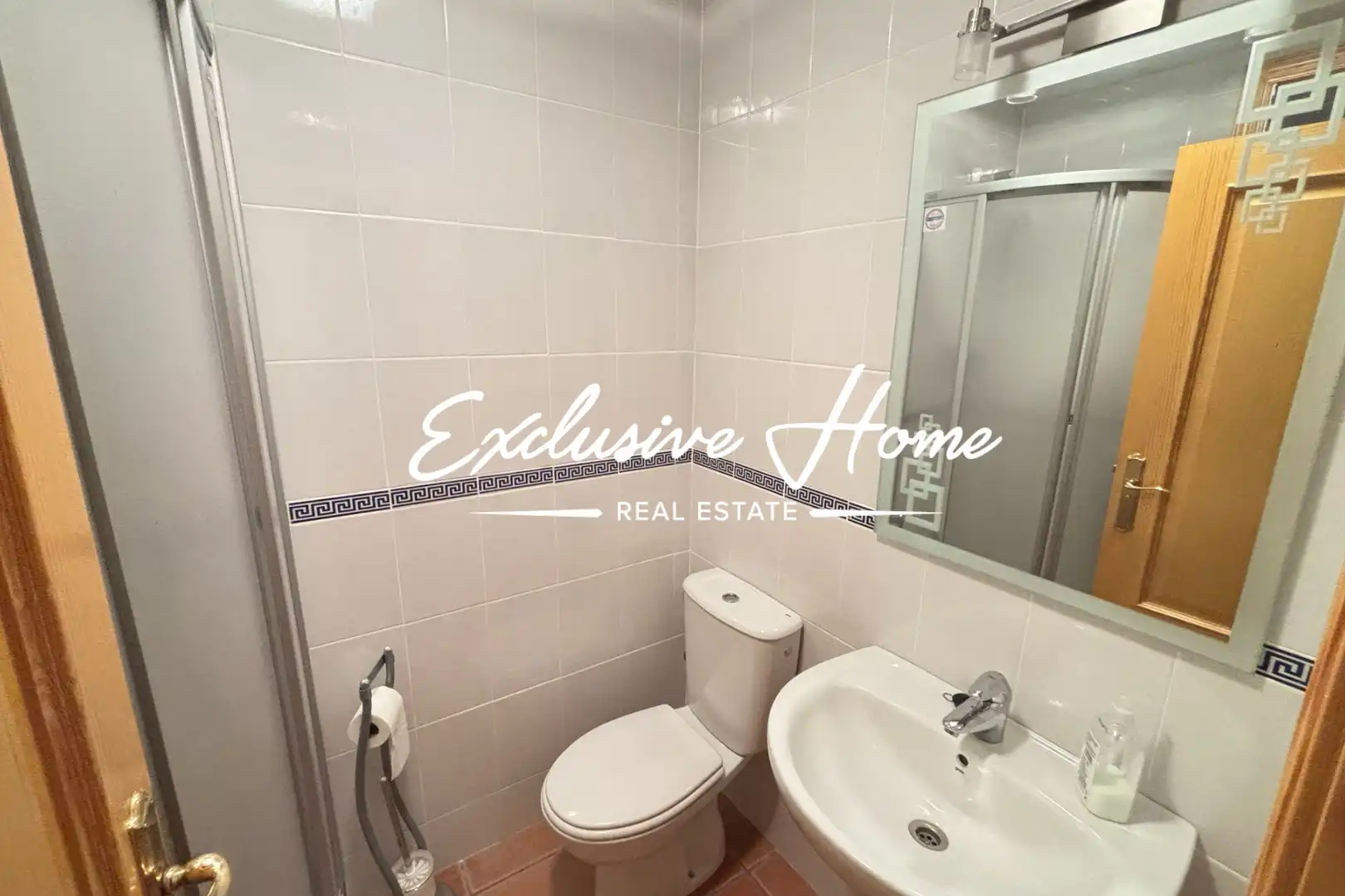 Bathroom of Houses for sale in Cortes de Arenoso  with Storage room, Furnished and Balcony